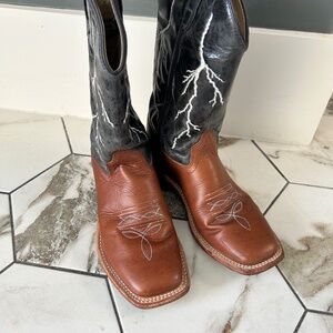 CODY JAMES WESTERN BOOTS - SQUARE TOE size 5D